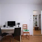 Doppelzimmer In Der Naehe Des Flusses Und Stadions